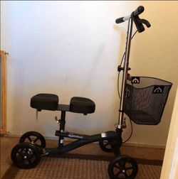 Roscoe knee scooter