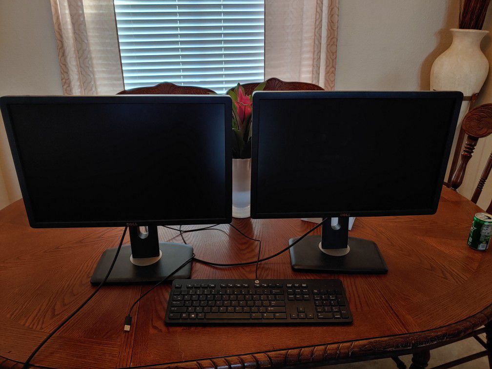 Two 24" DELL screens with Keyboard