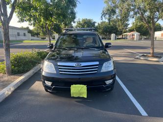 2009 kia with third row