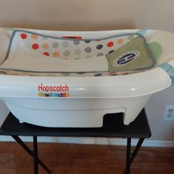 ***HOPSCOTCH LANE NEWBORN TO TODDLER BATH***