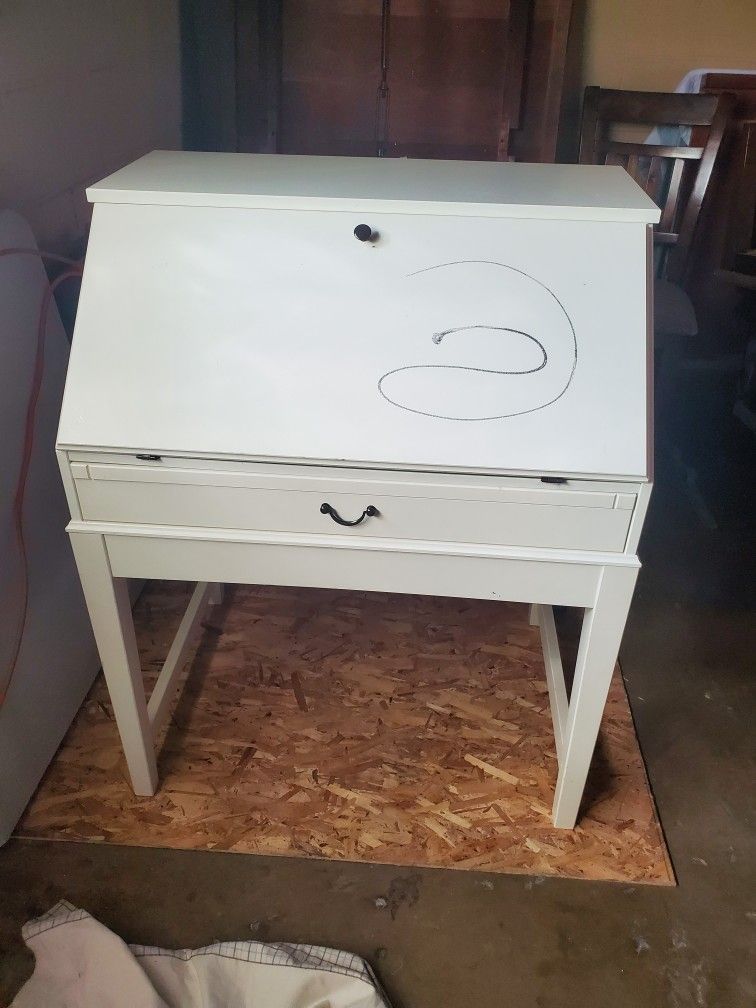 White Desk
