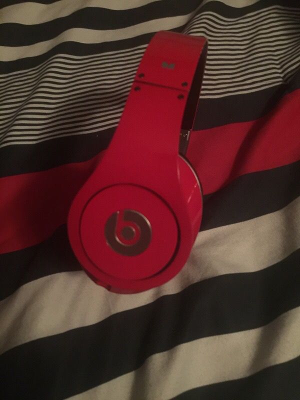 Beats by dr. Dre studio - red