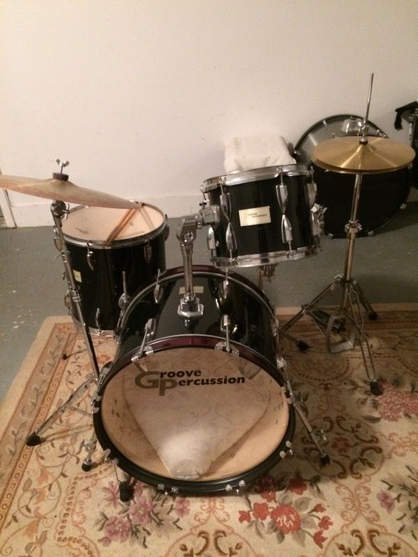 DRUM SET