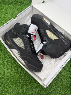 Jordan 5 “Metallic Black” Size 11