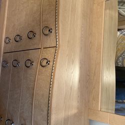 4 pieces queen bedroom set includes dresser with mirror, 2 night stands and head/footboard Mattress NOT included