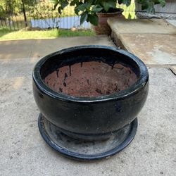 Glazed Ceramic pot/planter /w saucer