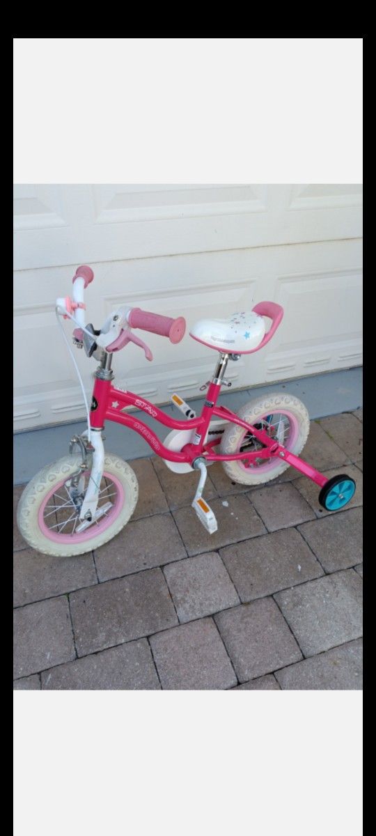 Royal Rider 12 inch Bike with Training Wheels. Good Condition 