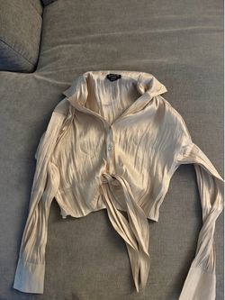 New small Bebe top