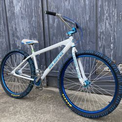 Artic White Ripper 29 Inch  (RARE BIKE!!) NO TRADES‼️‼️