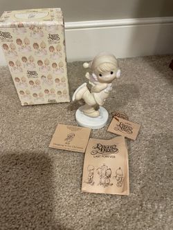 Vintage Precious Moments  Dropping  in for Christmas E-2350 Ice Skater