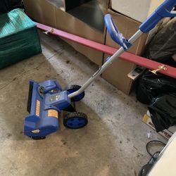 Snow Thrower By Earthwise