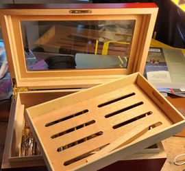 Wood Cigar Humidor with Glass Lid