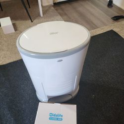 Dekor Plus - Diaper Pail (With 4 Refill Bags)