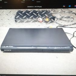 Sony DVD Player – Slim Design w/ Dolby Digital (Tested & Working)