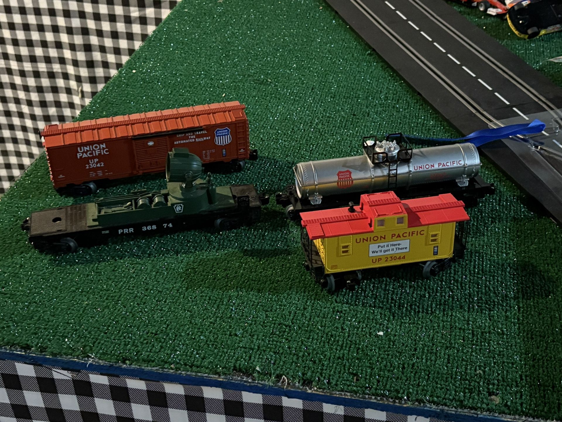 O Gauge Lionel Train Cars