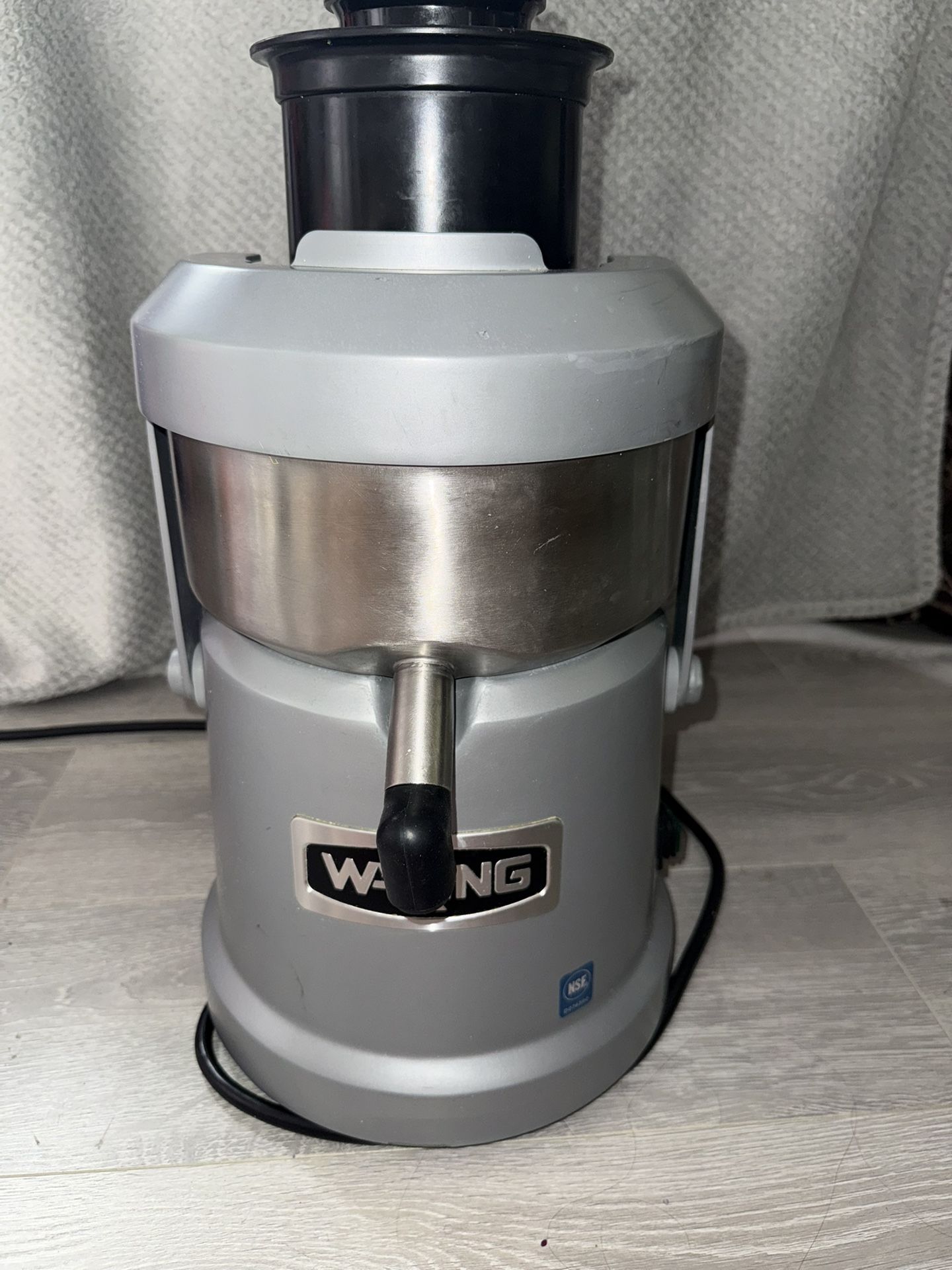 Waring Products WJX80 120V 1.2HP HD Pulp Eject Juice Extractor