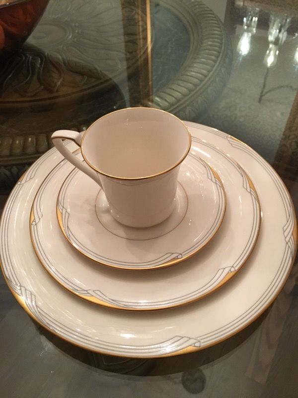 Fine china vintage-Noritake Golden Cove '1990'