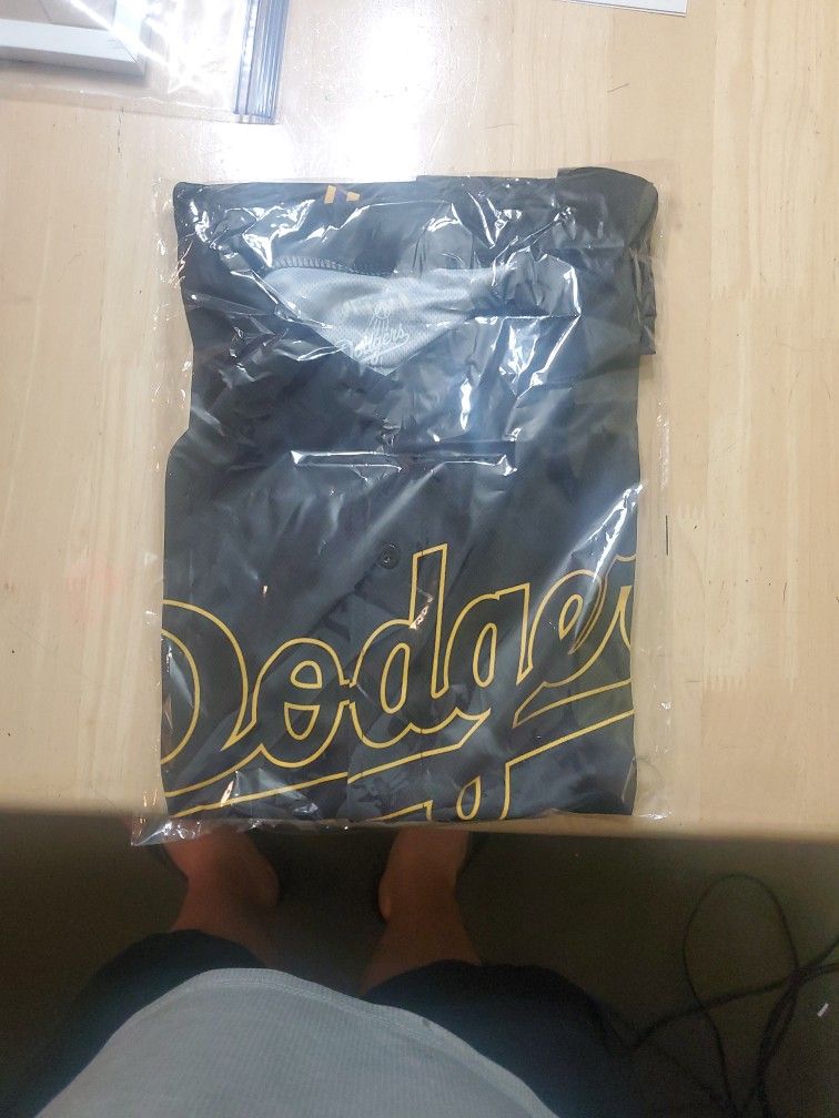 Dodgers Kobe Black Mamba SGA Giveaway XL
