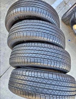 245 60 18 Michelin Tires Con 80% de Vida Las 4