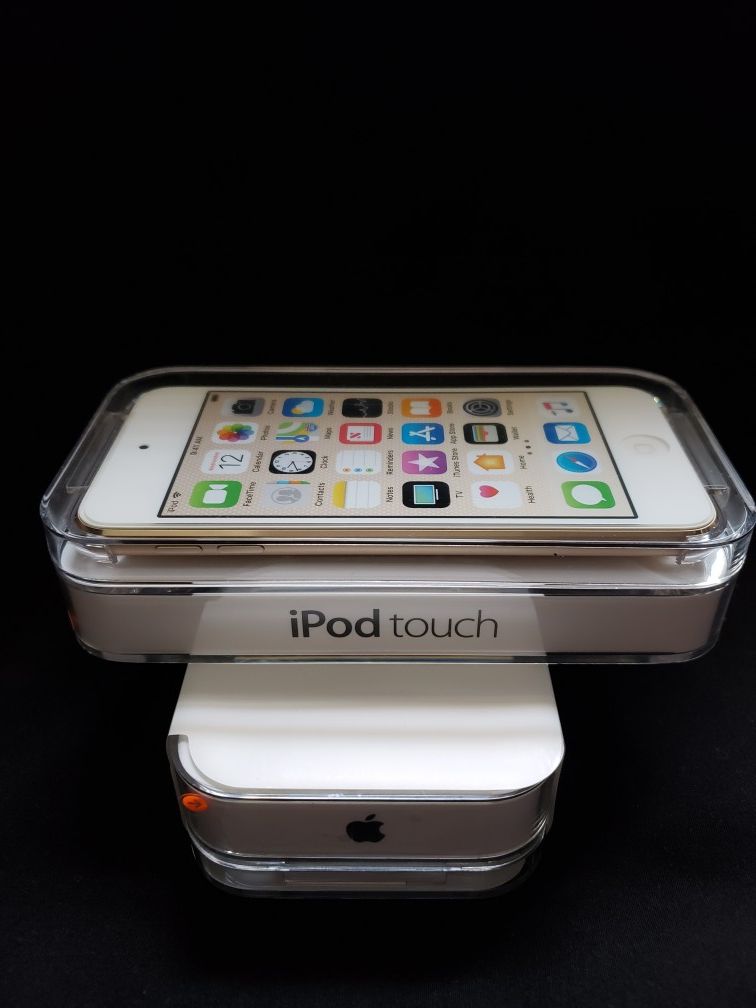 New,unopened and sealed ipod touch 6th generation 128GB color gold