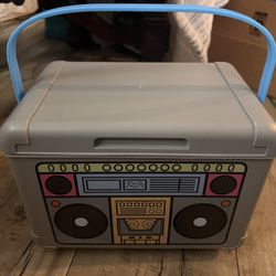 Cute hard, plastic boombox lunchbox