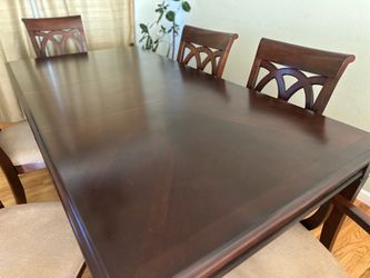 Dinning table with chairs