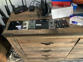 Lot of 9 apple devices for parts or scraps