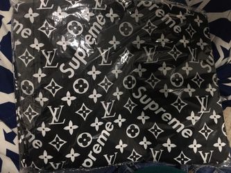 LV Supreme and graffiti Gucci barber capes for Sale in San Antonio