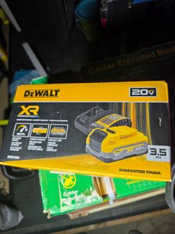 DeWalt 20V MAX XR 3.5Ah Battery and Charger Kit