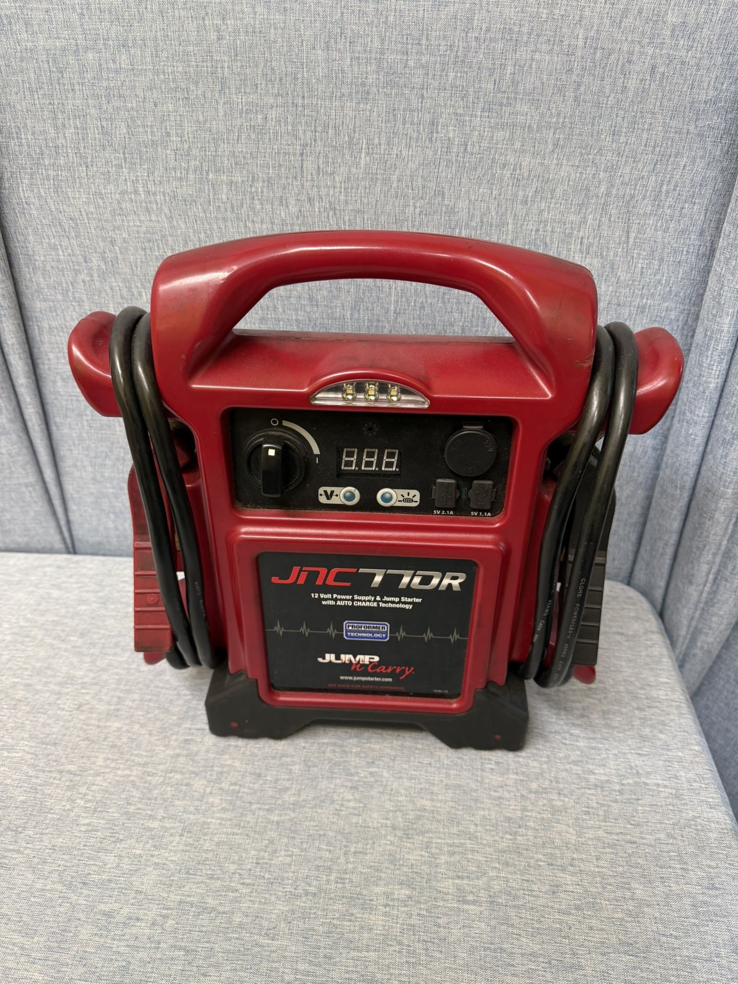 Jump-N-Carry JNC770R 1700 Peak Amp Premium 12 Volt Jump Starter