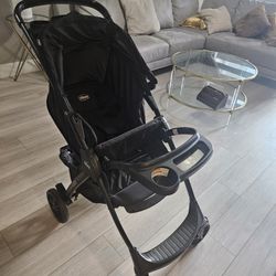 Chicco Mini Bravo Plus Lightweight Stroller and Chicco KeyFit 30 Infant Car Seat and Base (2pcs)