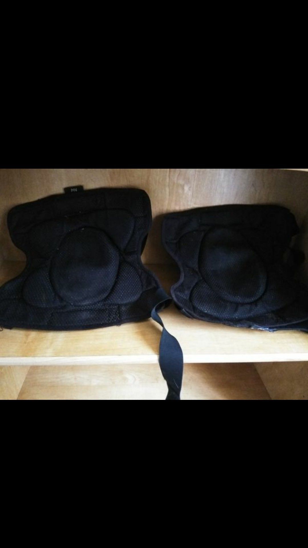 MN BLACK LABEL KNEE PADS! GREAT CONDITION, NO LOOSE THREADS, STURDY FOR WEAR $20 for Sale in Chandler, AZ - OfferUp