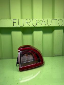 2017 2018 2019 2020 2021 2022 KIA NIRO Right Passenger Side Quarter Panel / Outer Tail Light OEM 92402G5010