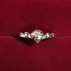 14k White Gold Small Diamond Heart Ring