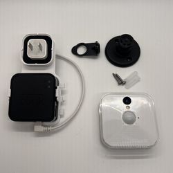 Blink wireless indoor camera w/ sync module 