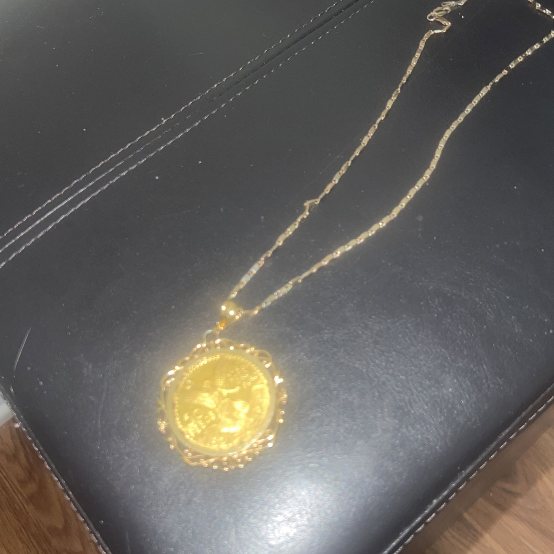 Oro Authentic Gold Pendant And Chain 