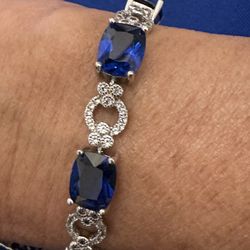 Gorgeous Blue Stone Bracelet 