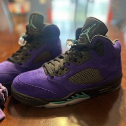 JORDAN RETRO 5 (With Matching Socks) “ALTERNATE GRAPE”