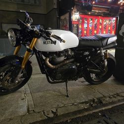 TRIUMPH THRUXTON 1200CC 20K IN Extra MODS 