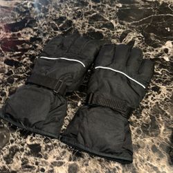 Battery powered hand, warming gloves very warm