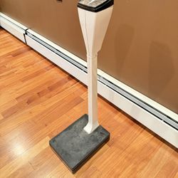 Vtg Health O Meter Doctors Scale Standing Upright Made USA 300 LBS Capacity