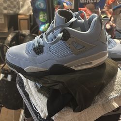 Jordan fours university blue size 8