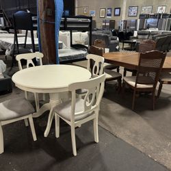 Dining Table Set. 🚚WE DELIVER🚚