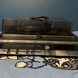 Lloyd’s 2B37-37A Solid State AM FM Stereo Record Player Receiver