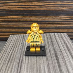 Lego Ninjago - Lloyd (Golden Ninja) - The Final Battle Minifigure