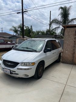 Chrysler town and country