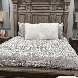 Queen Bed  Cama