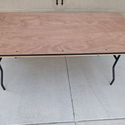 ******Move Out Sale*******6' All occasion Wood Folding table