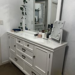 dresser with mirror