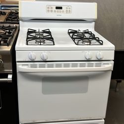 Hot Point 30”Wide Gas Range Stove In White